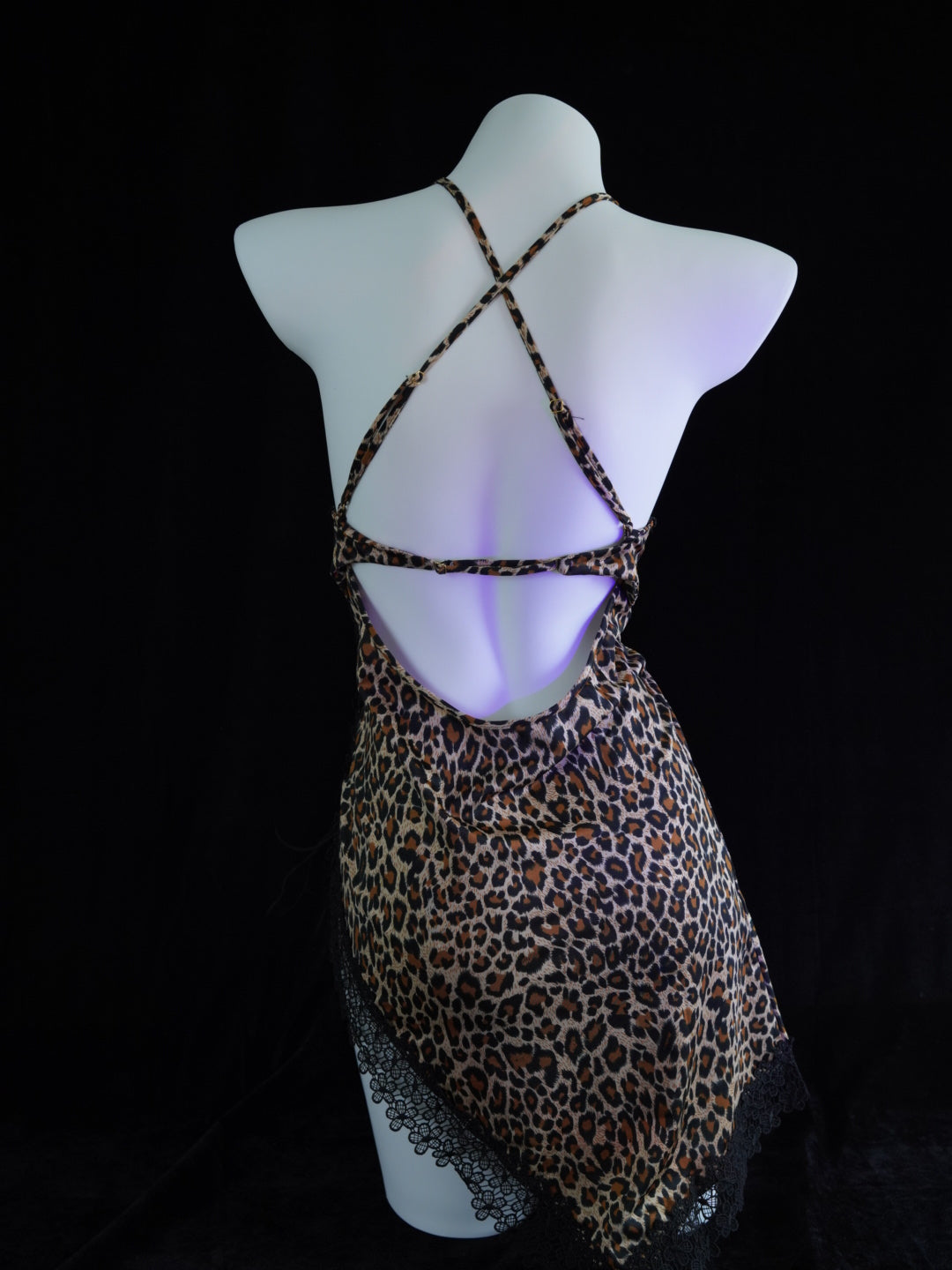 Pijama de encaje con estampado de leopardo vintage en V profundo